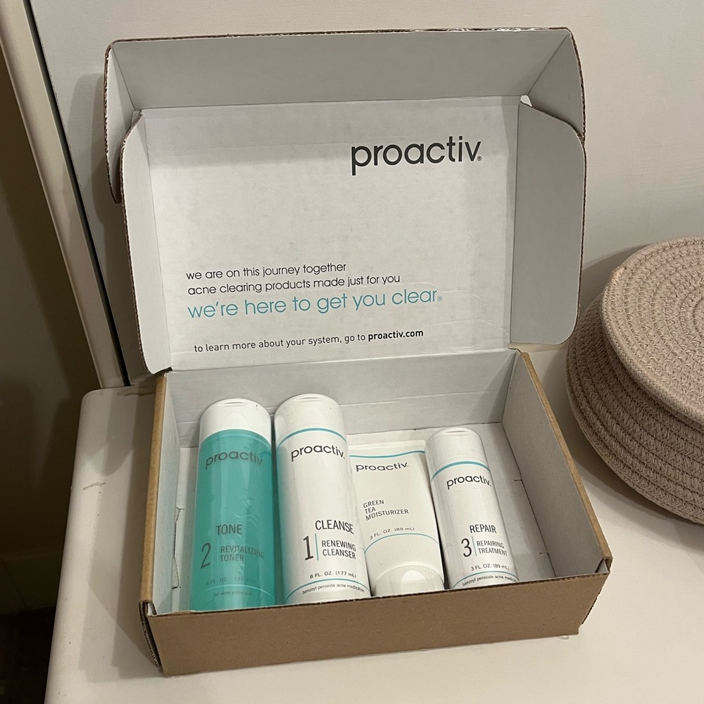 Proactiv: 3 Step Program + Green Tea Moisturizer